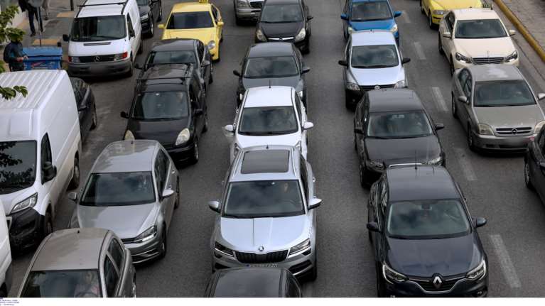 Μποτιλιάρισμα στον Κηφισό: Τροχαίο στο ύψος της Αχαρνών - Ουρές χιλιομέτρων