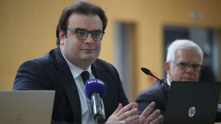 Πιερρακάκης για ιδιωτικά ΑΕΙ: Οι υποψήφιοι φοιτητές θα πρέπει να έχουν πιάσει την Ελάχιστη Βάση Εισαγωγής στις Πανελλαδικές