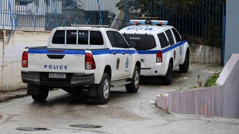 Εγκλημα στην Αμφιλοχία: Πρώην αστυνομικός σκότωσε τον πατέρα του - Τον χτύπησε με γκλίτσα στο κεφάλι