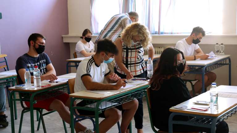 Πανελλήνιες 2022: Αυτοί είναι οι νέοι συντελεστές Ελάχιστης Βάσης Εισαγωγής στα πανεπιστήμια