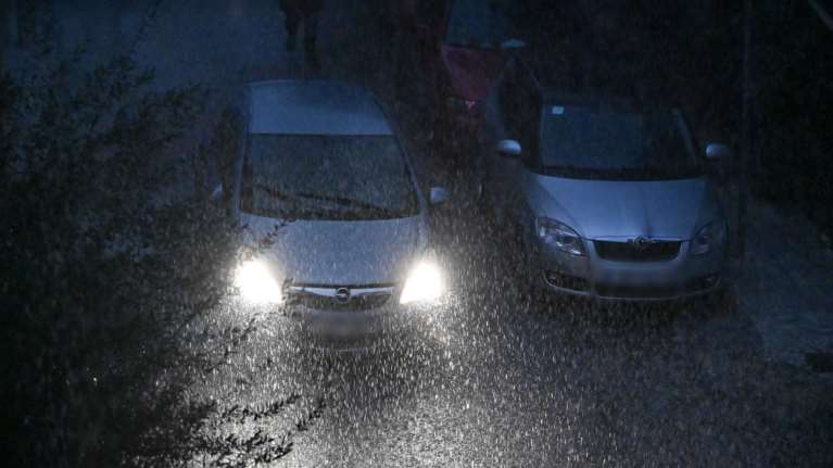 Διακοπή κυκλοφορίας σε Πειραιώς και Πέτρου Ράλλη λόγω συσσώρευσης υδάτων