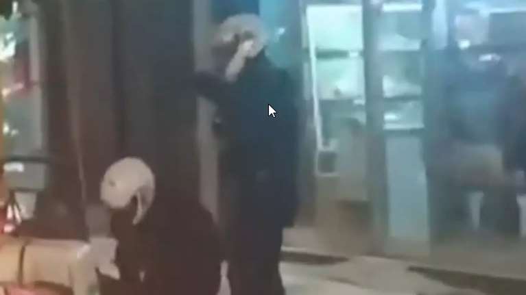 Παρέμβαση εισαγγελέα για τους αστυνομικούς που ξυλοκόπησαν αντεξουσιαστή στη Βικτώρια