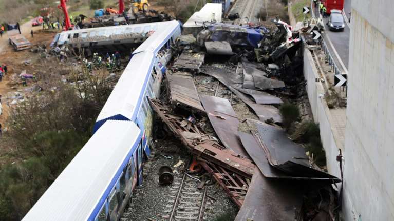 Τέμπη: Διαψεύδει η Εισαγγελέα του Αρείου Πάγου ότι βρέθηκαν ανθρώπινα μέλη σε βαγόνι από τη σύγκρουση των τρένων