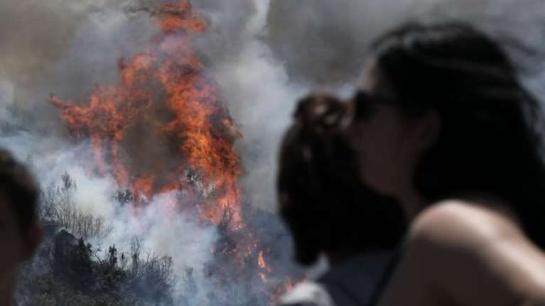 Πενήντα οκτώ πυρκαγιές από το Σάββατο: Σύλληψη 57χρονου για εμπρησμό στα Στύρα Ευβοίας - Η εικόνα στα πύρινα μέτωπα