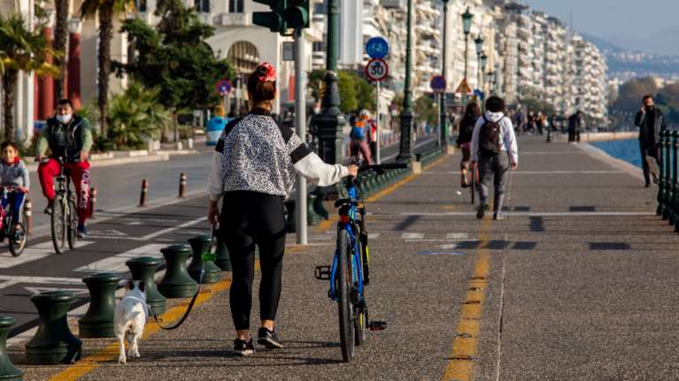 Θεσσαλονίκη: Η &quot;πρωτεύουσα&quot; του κορονοϊού - Επίσκεψη Μητσοτάκη στα νοσοκομεία που ασφυκτιούν