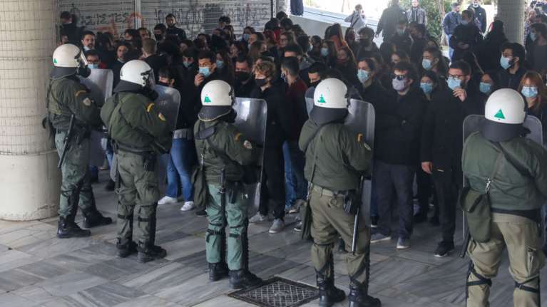 Πανεπιστημιακή αστυνομία: Οι 400 που ρίχνονται στην... αρένα από 17 Μαΐου - Χωρίς όπλα, με πολεμικές τέχνες &amp; χειροπέδες