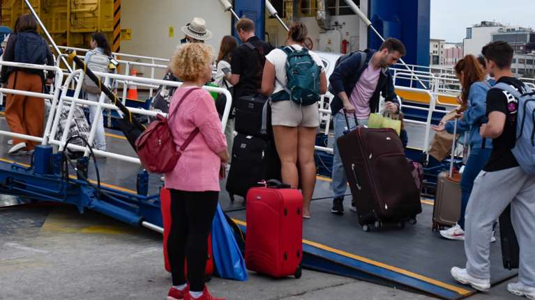 Έρχεται κυβερνητική παρέμβαση για τα ακτοπλοϊκά εισιτήρια "φωτιά" - "Θα ενημερωθείτε άμεσα" είπε ο Μαρινάκης