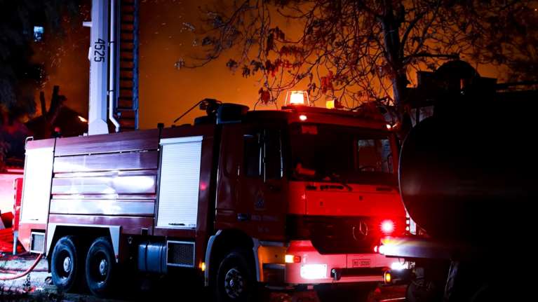 Άνω Πατήσια: Μεγάλη φωτιά στο παλιό εργοστάσιο της Εριουργίας - Εκκενώθηκαν πολυκατοικίες, τι καταγγέλλουν οι κάτοικοι