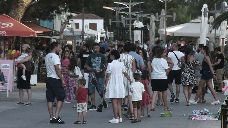 Κορονοϊός: 2.972 νέα κρούσματα σήμερα - 3 θάνατοι και 125 διασωληνωμένοι