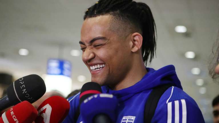 Στην Ελλάδα ο Καραλής με το χρυσό στο επί κοντώ: &quot;Αφιερώνω το μετάλλιο σε όσους με... ξεμάτιασαν&quot; [βίντεο]