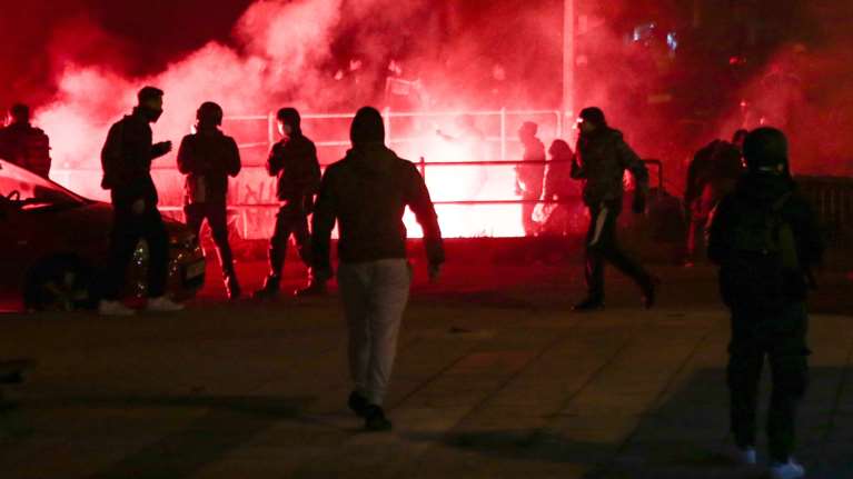 Νέα Σμύρνη: &quot;Mπαχαλάκηδες-χούλιγκαν&quot; χωρίς ιδεολογία - Πώς δρουν οι &quot;επαγγελματίες&quot; οργανωτές επεισοδίων