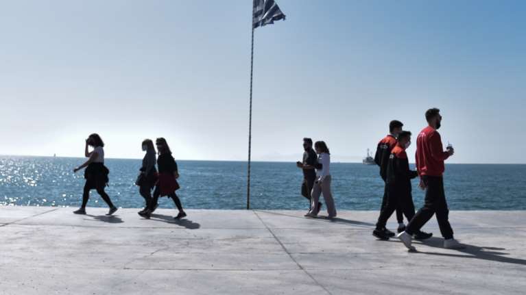 Χαλάρωση lockdown από το Σάββατο: Κυκλοφορία έως τις 9 το βράδυ, ελεύθερη η άσκηση- Ανοίγουν Δευτέρα τα κομμωτήρια