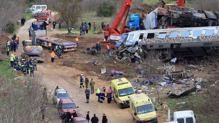 Τέμπη: &quot;Νιώθω οργή, κάθε μέρα είναι και χειρότερα, αρνούμαι να το δεχτώ&quot; λέει γυναίκα που θρηνεί τον αδερφό της