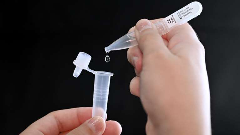 Self test: Συνεχίζεται η δωράν διάθεσή τους - Μόνο κατά τις εργάσιμες μέρες