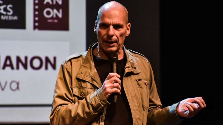 Συνελήφθη 19χρονος για την επίθεση κατά του Γιάνη Βαρουφάκη