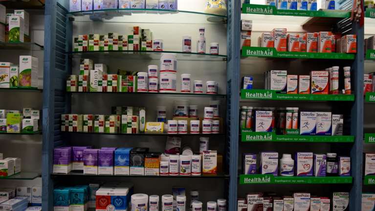 Πλεύρης: Αυξήσεις θα υπάρχουν μόνο σε φτηνά φάρμακα των 1-2 ευρώ - Γενόσημα και εισαγωγές εξασφαλίζουν επάρκεια