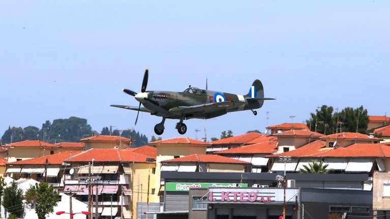 Spitfire MJ755: Ξανά στους ελληνικούς αιθέρες μετά από 68 χρόνια το μαχητικό του Β&#39; Παγκοσμίου [εικόνες - βίντεο]