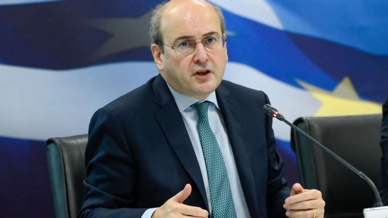 Χατζηδάκης: &quot;Πάνω από τα 800 ευρώ ο κατώτατος μισθός&quot; - Τι είπε για golden visa, ακρίβεια και ενοίκια