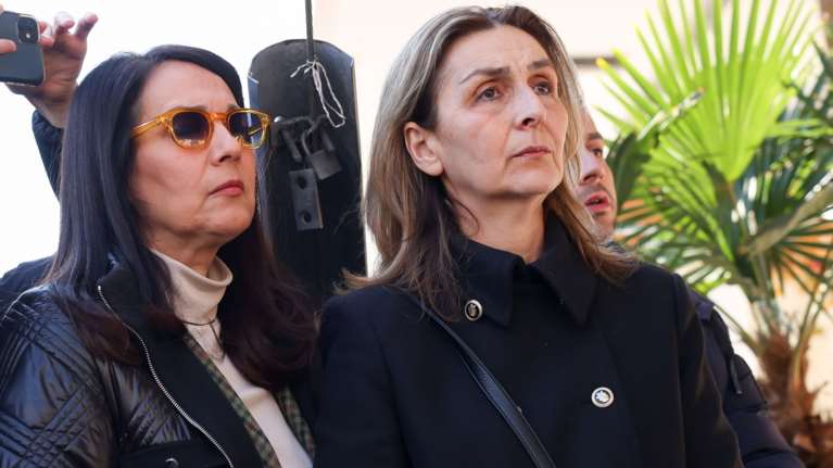 &quot;Ζώα, ζώα!&quot; - Ξέσπασε η μητέρα του Αλκη Καμπανού κατά των δολοφόνων στη δίκη