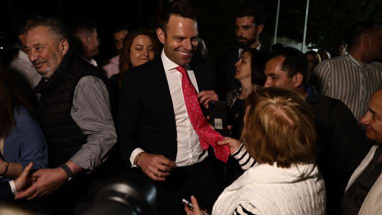 Η προσπάθεια Κασσελάκη για &quot;αποστράτευση&quot; του Αλέξη Τσίπρα, οι κρυφές γκρίνιες και το άγχος της κάλπης