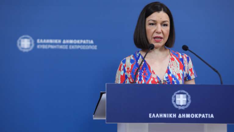 Ενοχλημένη η Αριστοτελία Πελώνη: Σταματήστε τα fake news – Είμαστε όλοι εδώ