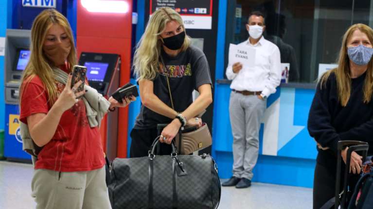 Κορονoϊός - Γερμανία: Βγήκε από τις &quot;επικίνδυνες&quot; περιοχές η Ελλάδα - Χωρίς καραντίνα οι τουρίστες θα επιστρέφουν σπίτι τους