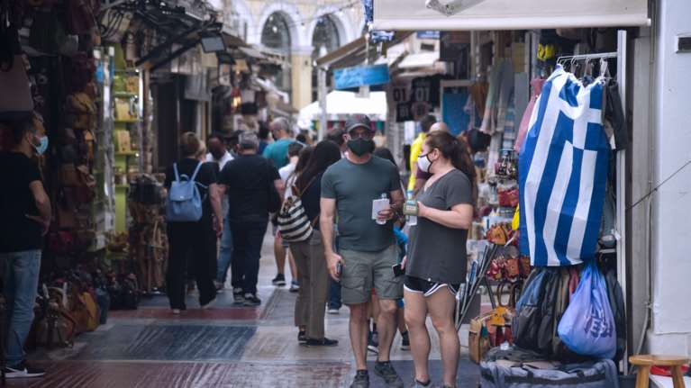 Κορονοϊός: Οι μεταλλάξεις και οι ηλικίες 60+ που αρνούνται να εμβολιαστούν ανησυχούν τους ειδικούς
