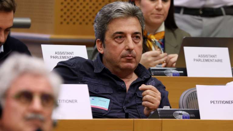 "Η κυβέρνηση Μητσοτάκη είναι μόνη της - Ειμαστε πιο δυνατοί": Ξεσπά ο πατέρας του 27χρονου Δημήτρη που σκοτώθηκε στα Τέμπη