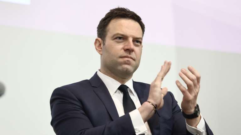 Κασσελάκης στην Πάτρα: &quot;Η κυβέρνηση δεν θα την βγάλει &quot;καθαρή&quot; με τεχνάσματα όπως δίνοντας τον Τριαντόπουλο&quot;