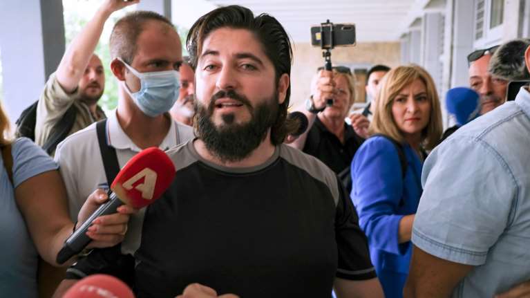 Έρχονται ακόμη και από το Περού για τον Χάρη Τσακωνίδη - Καταγγελίες σοκ για μάγια και εξορκισμούς από... χρυσάφι