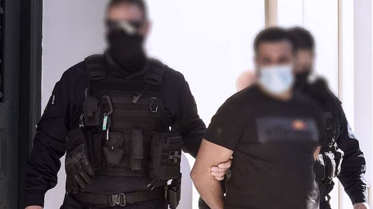 Αγιος Παντελεήμων: Βίντεο - σοκ από τον ξυλοδαρμό της συντρόφου του Αιγύπτιου- &quot;Φοβάμαι για τη ζωή μου&quot; λέει η 30χρονη