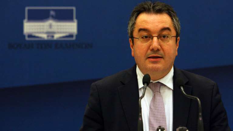 Μόσιαλος: Πώς θα περιοριστεί η μετάλλαξη Δέλτα - Το παράδειγμα της Σκωτίας