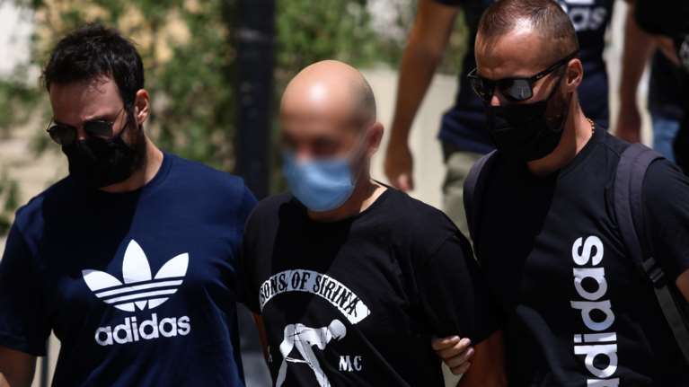 Φρίκη στην Ηλιούπολη: H 19χρονη έβγαινε από το σπίτι μόνο υπό την επίβλεψη του 39χρονου, δεν την άφηνε να μιλά με κανέναν