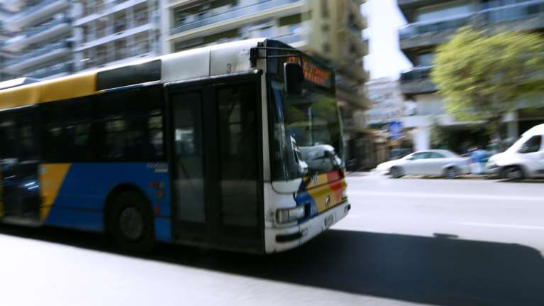 Θεσσαλονίκη: Ξέχασαν 9χρονο ΑμεΑ σε λεωφορείο για τέσσερις ώρες - Συνελήφθη ο οδηγός και μία συνοδός