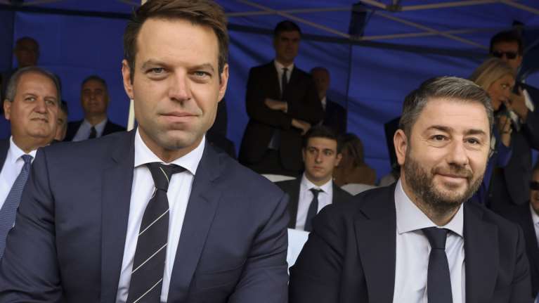 Συνάντηση Κασσελάκη - Ανδρουλάκη στη Βουλή με φόντο τις υποκλοπές