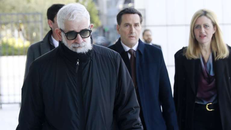 Δίκη Φιλιππίδη: Αντιδράσεις με τις προκλητικές ερωτήσεις του εισαγγελέα - Τα &quot;τάνγκα εσώρουχα&quot;, ο &quot;μάγκας άντρας&quot; και &quot;πώς προκαλείται η στύση&quot;