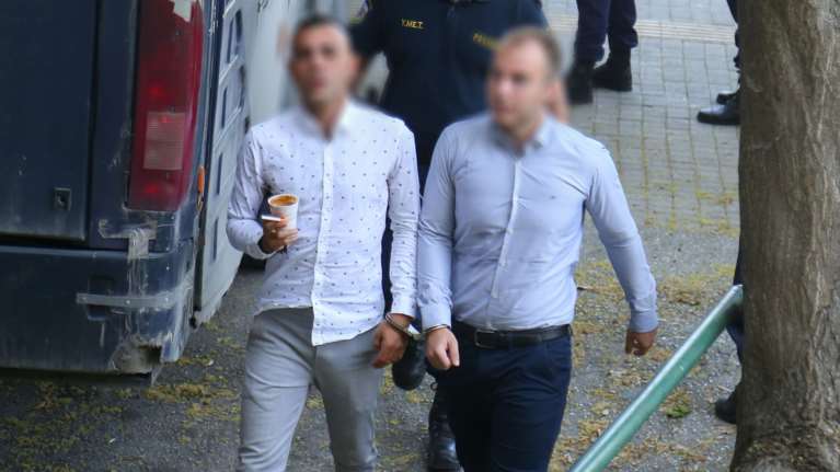 Δίκη για δολοφονία Άλκη: Ομόφωνα ένοχοι και οι 12 κατηγορούμενοι- Ενταση στην αίθουσα, "δολοφόνοι" φώναζαν οι συγγενείς