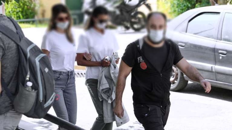 Πήρε προθεσμία για να απολογηθεί το 31χρονο μοντέλο: Τα ναρκωτικά, ο γάμος με τον Άραβα σεΐχη και ο επεισοδιακός χωρισμός τους