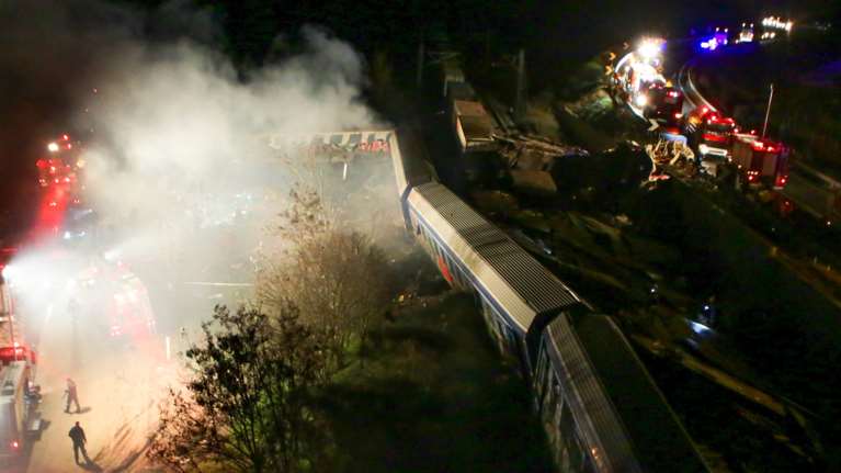 Τέμπη: &quot;Τρέχει αίμα από το κεφάλι μου&quot; - Νέα ηχητικά ντοκουμέντα μετά τη σύγκρουση, το αλαλούμ και η αγωνία των συγγενών