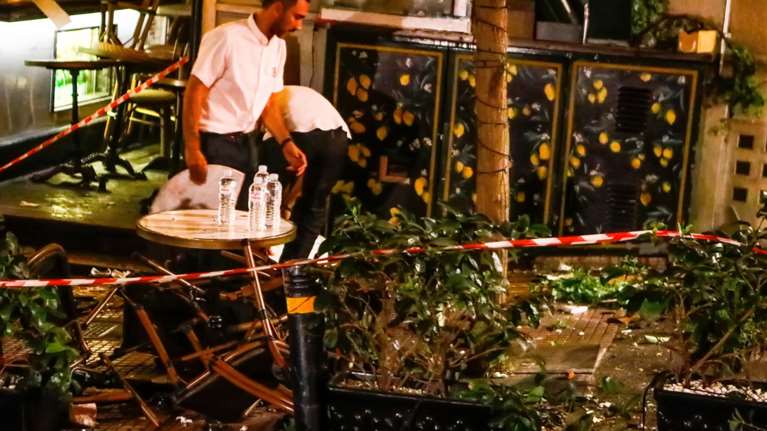 Κολωνάκι: Τα απανωτά λάθη του 35χρονου παρκαδόρου που οδήγησαν στο φοβερό ατύχημα με το τζιπ