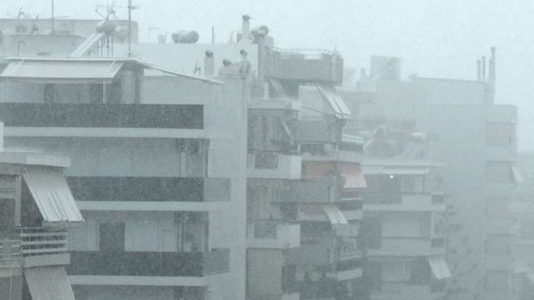 Καιρός: Ισχυρές καταιγίδες και σήμερα στα δυτικά, πού ήχησε το 112 - Έρχεται βαρυχειμωνιά τις επόμενες ημέρες