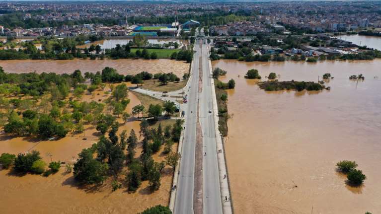 Hellenic Train: Αναστολή λεωφορειακών συνδέσεων εξαιτίας της υπερχείλισης του Πηνειού