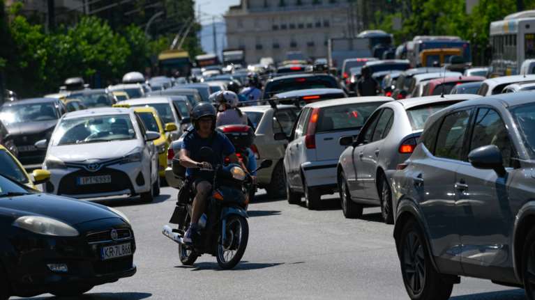 Κυκλοφοριακό κομφούζιο στην Αττική: Μεγάλες καθυστερήσεις σε Κηφισίας, Λ. Αθηνών, Κηφισό, Αττική Οδό