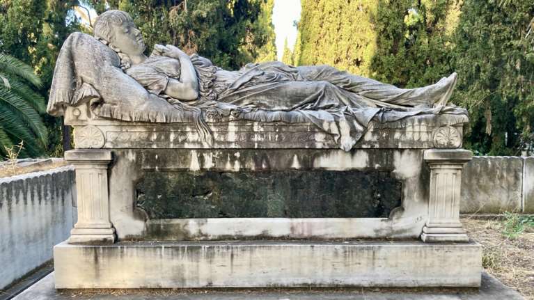 Περιήγηση στο Α’ Νεκροταφείο Αθηνών: Ανακαλύπτοντας Τηνιακούς μαρμαρογλύπτες [εικόνες]