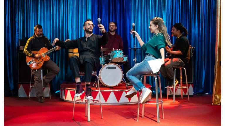 &quot;Τα Νούμερα&quot;: Ο δεύτερος guest μετά τον Μουζουράκη, που δεν περιμένει κανείς [εικόνες]