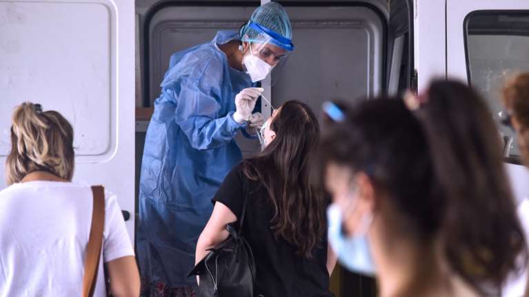 ΕΟΔΥ: Σε 175 σημεία θα πραγματοποιούνται σήμερα δωρεάν rapid test