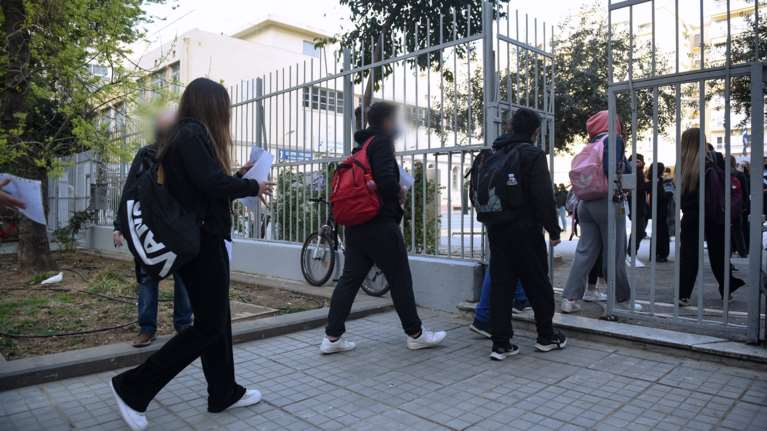 Πιερρακάκης για αλλαγές στα σχολεία: Αν οι γονείς δεν πληρώσουν τη ζημιά των παιδιών τους, θα πηγαίνει στην εφορία