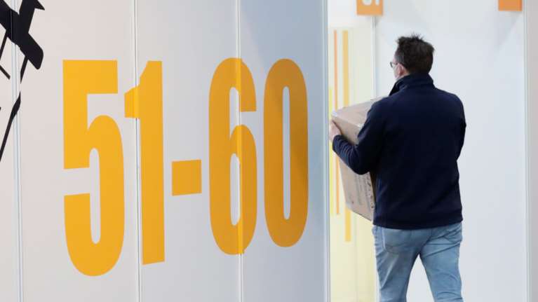 &quot;Πόλεμος&quot; της Κομισιόν με τις φαρμακοβιομηχανίες: Έχουμε δώσει πολλά δις ευρώ, παραδώστε μας εμβόλια