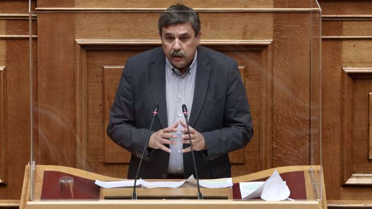 Διαφοροποιείται ο Ξανθός: Δεν υπέγραψε την ερώτηση ΣΥΡΙΖΑ στη Βουλή για τις &quot;VIP ΜΕΘ&quot;