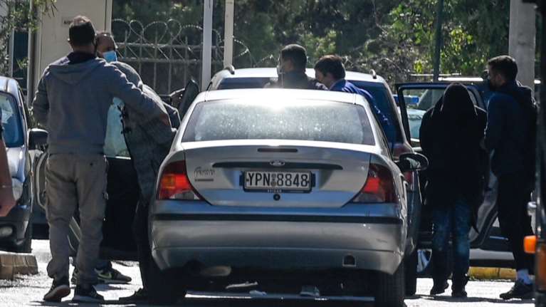 Κολωνός: &quot;Βόμβα&quot;  Λαμπρόπουλου για τα 4 εντάλματα σύλληψης - &quot;Η επαγγελματική ιδιότητα του ενός θα απασχολήσει τα Μέσα&quot;